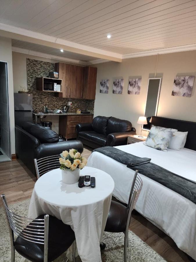 Villa Rose Cottages 블룸폰테인 외부 사진